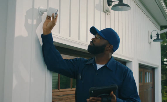 Professional installing home security
